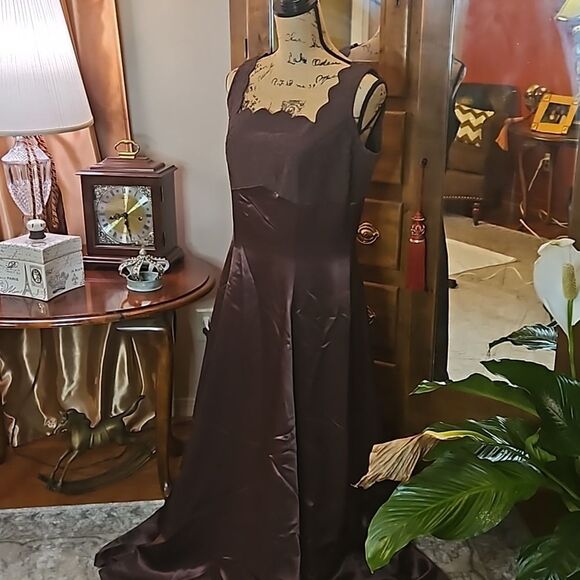 Brown Maxi Gown size 8 - Picture 3 of 11